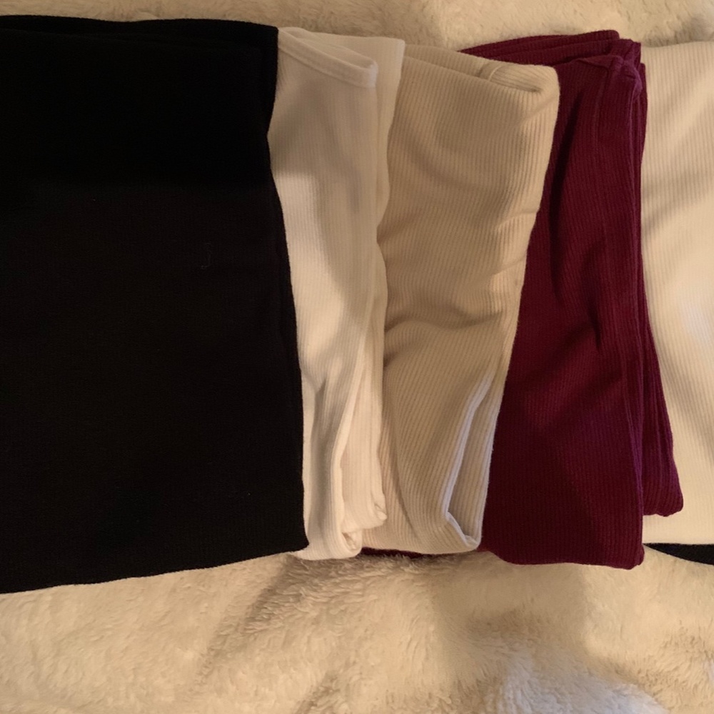 Old Navy First-Layer Rib-Knit Tank Top - Picture 4 of 4